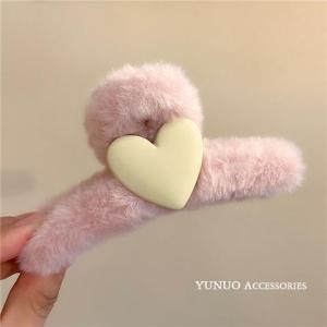 Warm Furry Large Size Shark Hair Clip Retro Heart Shaped Winter High End Feeling Hair Accessories Coconut Zhang Brand