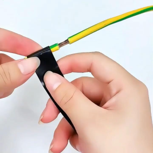 3M 10เมตร เทปฉนวนสีดำ ผ้าเทปพันสายไฟ เทปกาวดำ เทปผ้าพันสายไฟรถยนต์ ม้วนเทปดำ เทปพันสายไฟ(ชนิดพิเศษ)PVC Electrical Tape  เทปพันสายไฟสีดำ กว้าง 10 มม