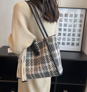 กระเป๋าผ้าใบทรงถังสะพายไหล่สำหรับผู้หญิง ความจุขนาดใหญ่ กระเป๋าเดินทางแบบทันสมัย กระเป๋าสะพายไหล่ผ้าใบทรงถังสำหรับผู้หญิง กระเป๋าสะพายไหล่แบบลำลอง