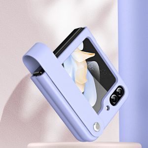 Kisscase màu trơn có dây đeo cổ tay gấp vỏ điện thoại cho Samsung Galaxy Z lật 6 5g da mờ cảm giác bao gồm tất cả cứng PC chống rơi vỏ lưng chống sốc cho Galaxy Z lật 6