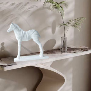 งานฝีมือเรซินหัวเรือหรูหราแบบสมัยใหม่สำหรับตกแต่งบ้านสไตล์โมเดิร์น อุปกรณ์ตกแต่งโต๊ะหน้าประตูรูปตัวเมียสัตว์ประดับพื้นที่ชุมชน