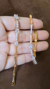 Gelang Wanita Kristal DuaWarna Berlian Titanium 22 K (emas perak )