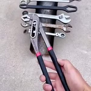 10 inch Professional Water Pump Pliers 30-60mm Self Locking Adjustable Wrench heavy duty 14-30mm pipe wrench plumbing tools Large opening Wrench pipe wrench Universal Wrench Adjustable Hook Spanner Clamp Hand Tool monkey wrench pliers