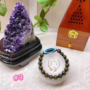 Various round beaded five-element multi-treasure bracelets paired with evil eye lucky charm bracelets