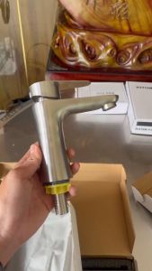Vòi lavabo inox 304 Lạnh Chống Gỉ Sét Thiết Kế Mềm Mại Hiện Đại Bo Cong Nhẹ Nhàng.