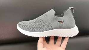 WHITBY(3 Days Delivery)COD Mens Shoes Lightweight Breathable And Fashionable Sports Shoes Sneakers For Men