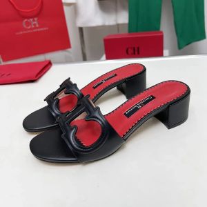 CH Cutout Design Elegant Office Low Heeled Womens Sandals Minimalist Style Crystal Womens Home Slippers