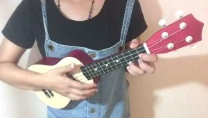 สียงดีมาก อูคูเลเล่ 21/23 นิ้ว สมุด Soprano โซพราโน่ กีต้าร์ตัวเล็ก รุ่น แถมฟรี! ปิ้ก+ตารางคอร์ด