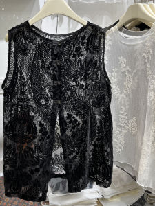 เสื้อเชิ้ตผ้าชีฟองลูกไม้แขนกุดสีดำสไตล์ฝรั่งเศส ทรงหลวม สำหรับผู้หญิง ฤดูร้อน 2024 ใหม่ เสื้อผ้าทำงาน ทรงเข้ารูป คอตั้ง