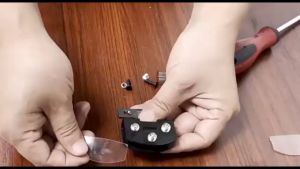 engsel kaca kabinet lemari kaca