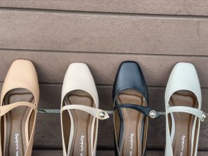 Giày cao gót công sở 3 phân mũi vuông quai ngang gắn nút ngọc