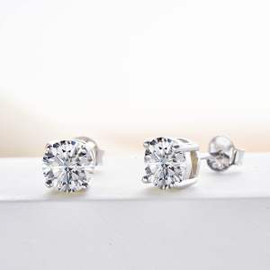 ต่างหูเพชรโมอีส สี่หนามเตย น้ำ D-VVS1 เงินแท้ 92.5% -A5288