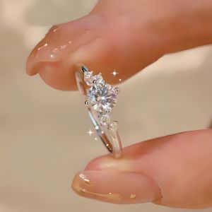 แหวนเพชร Moissanite 1 คarat แหวนเงินสีขาว แหวนแต่งงาน แหวนขอแต่งงาน ของขวัญสำหรับแฟนสาว แหวนแฟชั่น แหวนเพชรเทียม แหวน Moissanite
