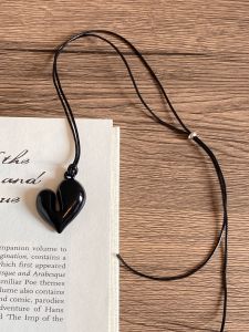 Dây Chuyền Hình Trái Tim Màu Đen Dài Cho Nữ Dây Chuyền Áo Len Đa Năng Phong Cách Hàn Quốc INS Phụ Kiện Dây Chuyền Cổ