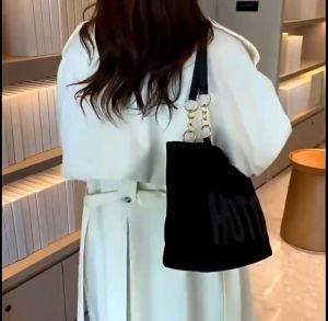 กระเป๋าสะพายไหล่ ทรงโท้ท จุของได้เยอะ แฟชั่นฤดูร้อน ระดับไฮเอนด์ สําหรับผู้หญิง