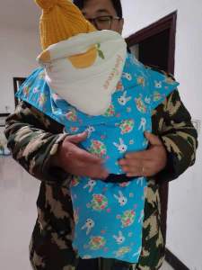 ผ้าคาดหน้าอกแบบดั้งเดิมสำหรับเด็กผ้าฝ้ายแท้สไตล์สีหนังสือพิมพ์จีน Sichuan Chongqing Yunnan คาดหลังเด็กแบบดั้งเดิม