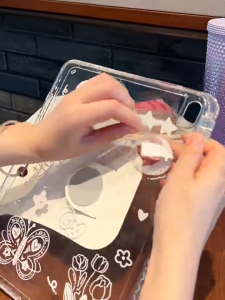 Sarung Rotary putar Motif iPad 5 6 9.7 2017/18 Air 1 Air 2 Pro 9.7 7 8 9 10.2 2019 10 10.9 2022 Air 4 Air 5 Air 6/M2 10.9 Case Motif Putar 360 Rotation Design Karakter Cute Graffiti Acrylic Standing Case