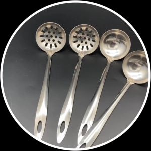 กระบวยสแตนเลส กระบวยสุกี้ กระบวยตักซูป กระชอน สแตนเลส ขนาด 12 x 12 x 12 กระบวยกระชอน 2 ชุด