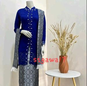 Sesuai Gambar Satu Set Kebaya Rok Dan Salendang plus Hijab Model Simple Mewah Dan Elegan Baju Kebaya Ibu Hajat Payet Viral 2024 Stelan Tunik Kebaya Payet Mutiara Bahan Brokat Non Gliter Volt2