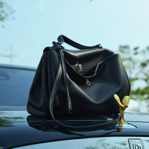 BeeGreen Women High Quality Shoulder Bag Cow Leather Elegant Underarm Bag Black Commuter Bag 2 Sizes
