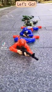 Đồ chơi spider man bò - Đồ chơi người nhện đội trưởng Mỹ khổng lồ xanh hulk squid game bò phát nhạc