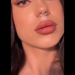 18 สีลิปสติก Palette Matte Lip Gloss ยาวนานแต่งหน้าสำหรับเครื่องสำอางผู้หญิง