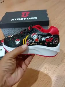 Koleksi Sepatu Sekolah Anak Laki-Laki KIDZTUBS