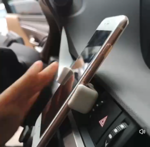 Retractable Air Vent Phone Holder Car Telescopic Bracket Ventilation Car Accessories Phone Holder with Telescopic Design