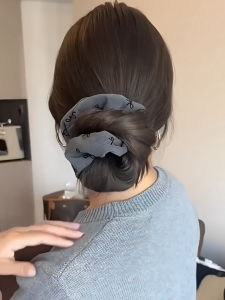 Grey Butterfly Knot Square Scarf Hair Ties Womens Fashionable Hair Bands New 2024 Advanced Sense Large Elastic Hair Bands