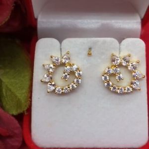 ต่างหูทองฝังพลอย แบบปักก้าน ชุบทอง ใส่ได้ทุกโอกาส ใส่ออกงานได้ รูปถ่ายจากสินค้าจริง