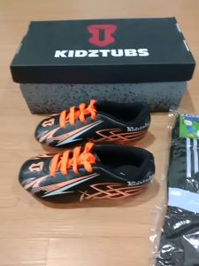 KIDZTUBS Sepatu Bola Anak Paket Komplit Sepatu Bola Tas Skin Deker Kaos Kaki Usia 6-10 Tahun Size 28 29 30 31 32 33 34 35 36 37 KDZ1809010625