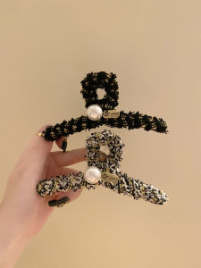 Elegant Large Pearl Hair Clip Fashionable French Style Womens Accessory Stylish Hair Gripper Trendy Hairpin for Autumn 2023