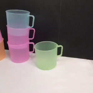 แก้วน้ำ แก้วพลาสติก แพ็ค 12 ใบ ขนาด 7 ออนซ์ คละสี รุ่น แก้วอนามัย แก้วน้ำดื่ม ตกไม่แตก