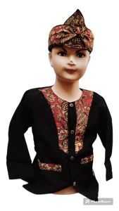 real pict-satu stel baju pangsi anak laki bonus iket/stelan baju adat/baju pangsi motif batik