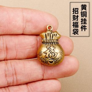 Creative Personalized Solid Brass Lucky Character Keychain Pendant Zipper Carabiner Bag Zipper Brass Key Holder Festival Gift