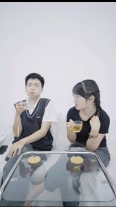 Trà Vinatea đen hảo hạng hộp vàng túi lọc 200g