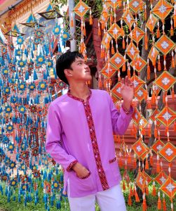 เสื้อภูไทแขนยาวชาย แต่งขิดทอมือ