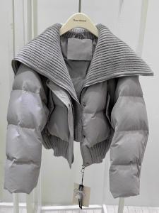 เสื้อแจ็คเก็ตขนเป็ด ทรงสั้น เอวสูง คอลเลกชั่นฤดูหนาว 2025 สำหรับผู้หญิง ทรงหลวม ปกใหญ่ ขนเป็ดสีขาว คุณภาพสูง อบอุ่น หนา