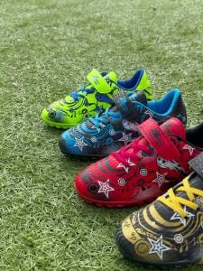 New Youth Soccer Shoes Kids Football Boots Professional Training Non-Slip Indoor Outdoor Futsal Cleats Sneakers Breathable 28-39