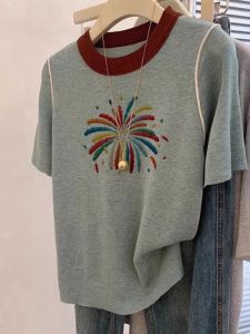 เสื้อยืดแขนสั้นผ้าไหมน้ำแข็งถักปักลายไซส์ใหญ่พิเศษสำหรับผู้หญิงในช่วงฤดูร้อน ทรงหลวม ทรงไหล่ แฟชั่น