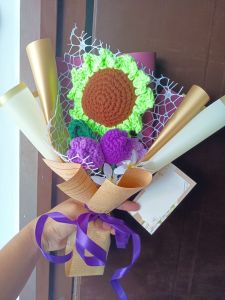 sunflower crochet with wrap dedication card /small /mini|| glow in the dark option || different colors to choose from || sunflower crochet || mini sunflower crochet || artificial|| design || glow in the dark flower || low price || handmade crochet flower