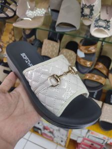 Sendal wedges pendek wanita merk sofiya warna crem model terbaru