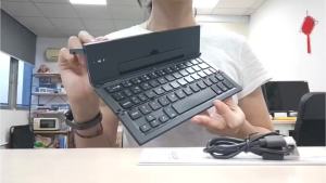 Folding Bluetooth Keyboard Foldable Wireless Keyboard with Pocket Size Aluminum Alloy Housing for iPad iPhoneAndroid Devices
