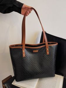 Fashionable Casual Woven Tote Bag Womens Commuter Large Capacity Handbag Single Shoulder Bag Stylish Trendy PU Leather