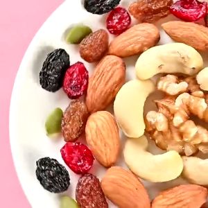 Daily Snack: 500g Value Pack of Mixed Nuts & Dried Fruit