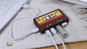 Portable Retro Tape USB 2.0 Hub 4 Ports USB-A & USB-C Data Transfer Desktop Ornament Type-C Input for Laptop/PC