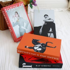 ตกแต่งห้องนั่งเล่นหนังสือปลอมบ้านโรงแรมหนังสือตกแต่งตู้หนังสือ Prop ชั้นวางหนังสือเครื่องประดับกาแฟตารางหนังสือกล่อง