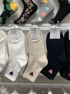 ถุงเท้าผู้หญิง Etna ถุงเท้าผู้หญิงถุงเท้าสีพื้นรูปหัวใจสไตล์วิทยาลัย ถุงเท้าลำลอง ถุงเท้าผ้าฝ้ายอเนกประสงค์ ถุงเท้าผู้หญิง