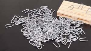 Therwen U Shaped Nails Wire Fence Staples Nails 1 Inch Steel Fencing Nails Galvanized U Shaped Fasteners Nails for Fixing Wire Woven and Mesh Fencing Corrosion and Rust Resistant(250 Pcs)