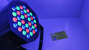 ไฟเวที LED การควบคุมเสียง สีสันสดใส 18 ชิ้น ไฟ 36 พาร์ กระโดดบาร์ การแสดง งานแต่งงานย้อมไฟพาร์